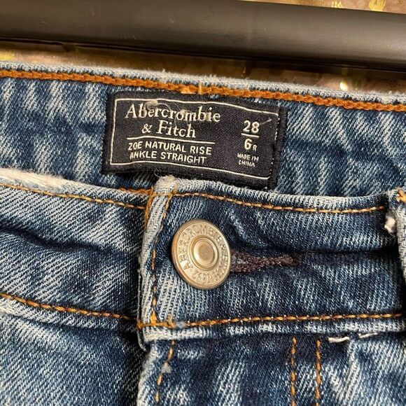 Abercrombie & Fitch Distressed Zoe Natural Rise Ankle Straight Jeans, 6R - Picture 3 of 8